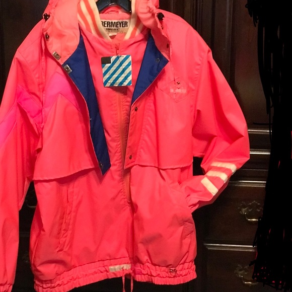 A snow jacket, be a real snow bunny in this hot pink beauty. - Picture 5 of 5